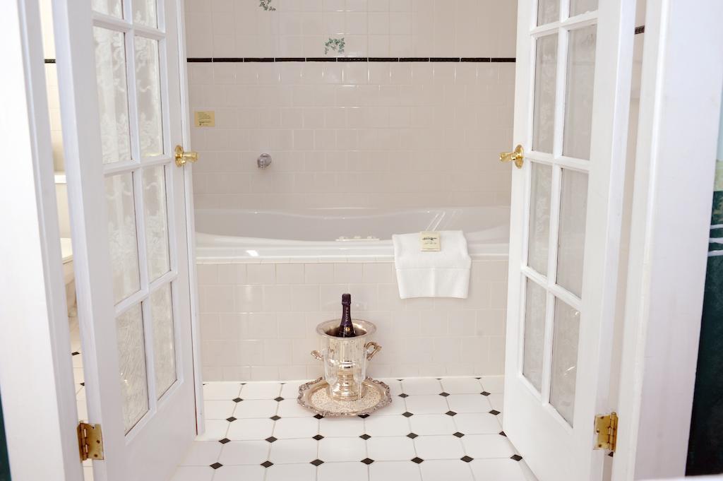 Historic Jacob Hill Inn 시콩크 외부 사진